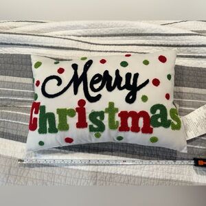 NWT MERRY CHRISTMAS DECORATIVE PILLOW